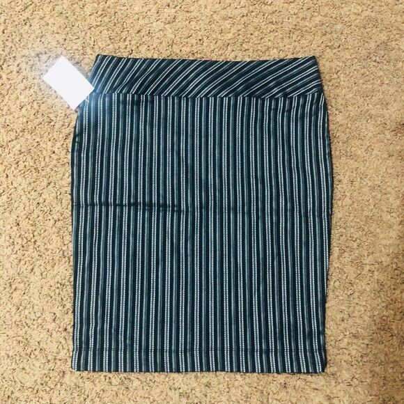 Mixxed26 Dresses & Skirts - Mixxed26 Women's Pinstripe Pencil‎ Straight Stretch Skirt Black White Large NWT